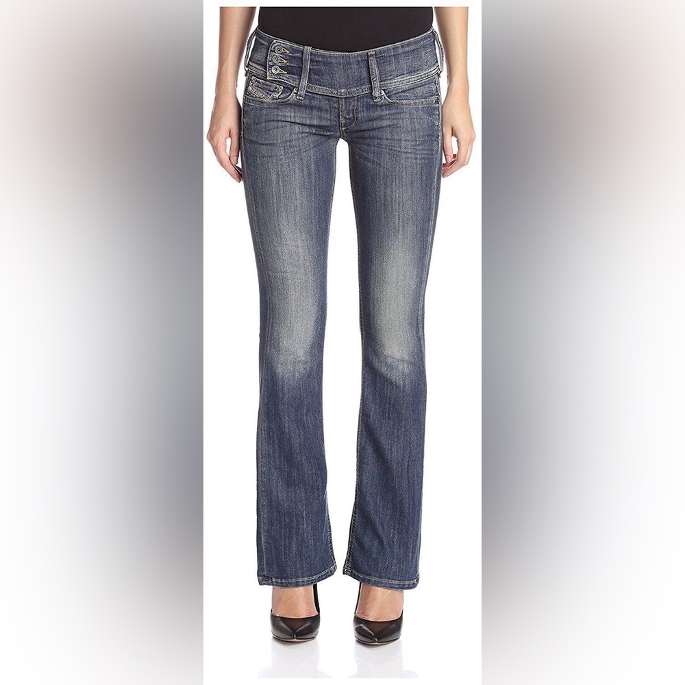 Sold !! Diesel Cherock slim bootcut, size 30X32 Dark Blue